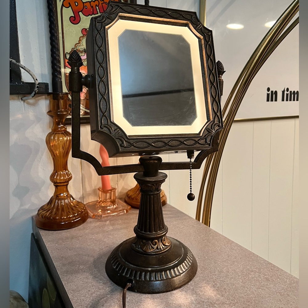 Antique Beaty Lamp
